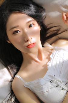写作业坐在捧捧上面的句子